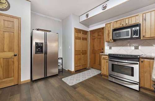 Estes Park House | Pinehenge on the Big Thompson River near RMNP!