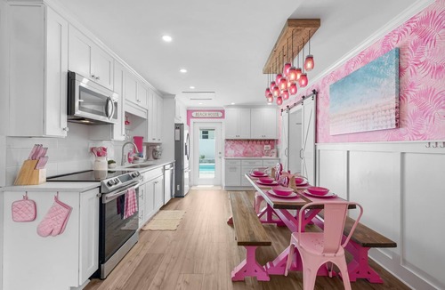 Laguna Beach House | Pink Prerogative - All-Pink Beach Bungalow with Private Pool & Golf Cart