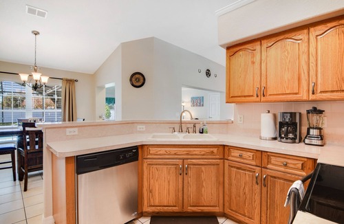 Ocala House | Pool Home Sleeps 11 Fenced Yard & Pet Friendly 12 min WEC Great Location