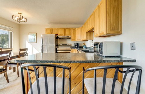 Wildernest Condo | Pool, Hot Tub & Ski Shuttle! Extended Mtn Escape