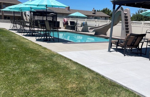 West Jordan House | Pool, Hot tub, stunning view, 5 star, quiet and clean!’