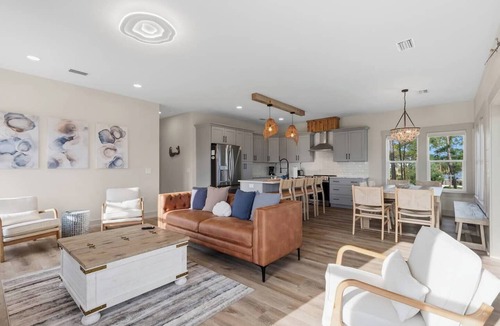 Indian Pass House | Pool, Putting Green, Giant Sand Pit, Walk 2 Beach