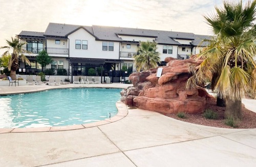 Ivins House | Poolside Retreat Arcade, ping pong, pickleball