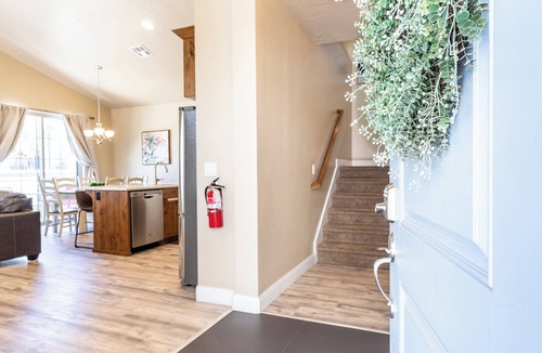 Sienna Hills House | Poolside Retreat Dog Friendly!