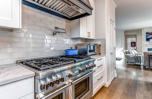 Summit Park House | Posh Park City Paradise - Designer Interior, Hot Tub, Game Room & Epic Deck