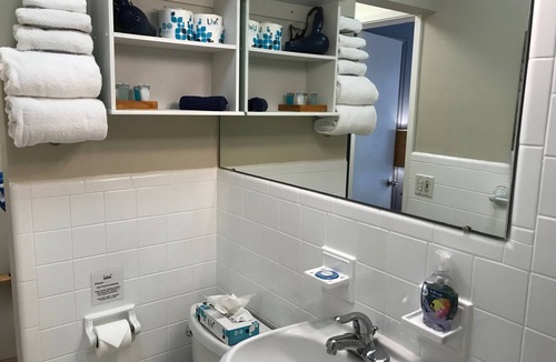 Coral Ridge Hotel | Prime Location Great Price