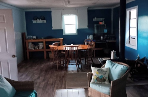 Thomas Drive Cabin | Primitive Off-Grid Fishing Cabin on 6 Acres of Florida springs lakefront