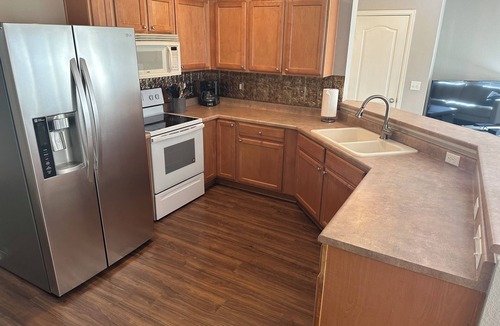Meridian House | Private Clean Townhome with Attached Garage