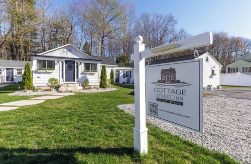 Ogunquit Cottage | Private Coastal Bungalow, Peaceful Stay, Walk to the Beach, Dining & Shops!