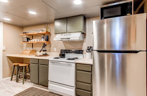 Capitol Hill Apartment | Private, Cozy and Quiet in the♥of Capital Hill