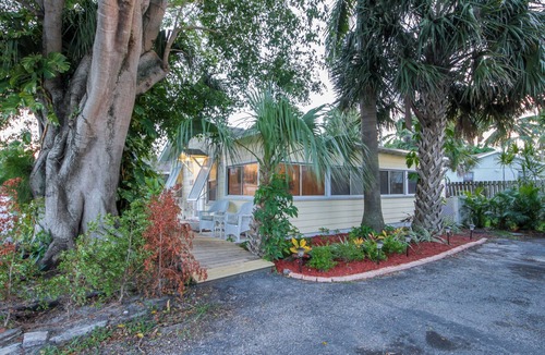Flamingo Parks House | Private Cozy Cottage Tropical Oasis In Downtown West Palm Beach