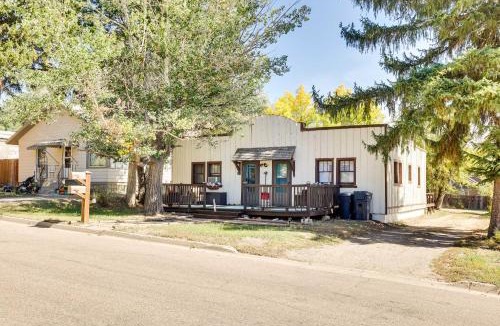 Craig House | Private Deck & Yard: Pet-Friendly Craig Townhome!