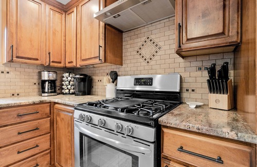 Cascade-Chipita Park Cottage | Private Family Home: Spacious Patio, Hot Tub, Fire Pit by Forest & Peak Retreats