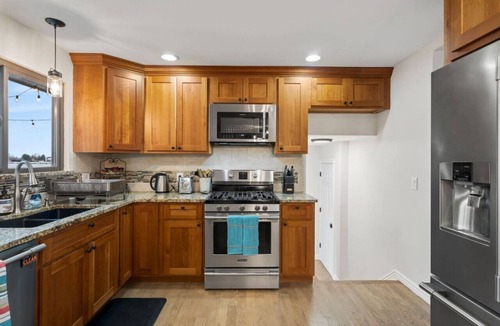 Arvada House | Private Heated Pool, Lakefront, Sundance Film Fest, Lakefront, Great Location for Family, Home office, Near Denver