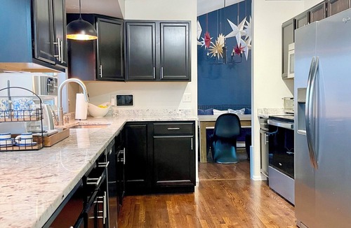 Briargate House | Private Home, Mountain Views, Hot Tub, AC, Dog Friendly, Boutique Design