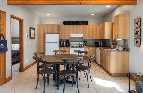 Old Town Condo | Private Hot Tub Steps from Gemini Lift