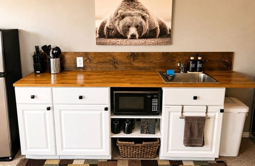 North Salt Lake House | Private Hot Tub & Sunset Views - 3 BR Guest Suite