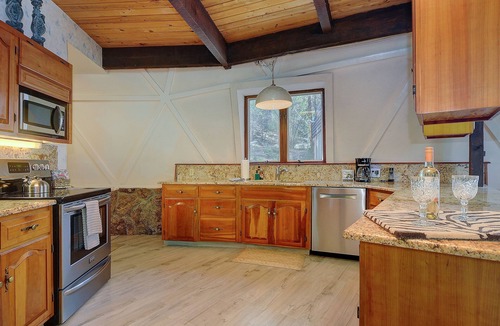 Nathrop House | PRIVATE INDOOR HOT SPRINGS POOL~RETRO GEODESIC DOME~CHALK CLIFFS VIEW~WILDLIFE