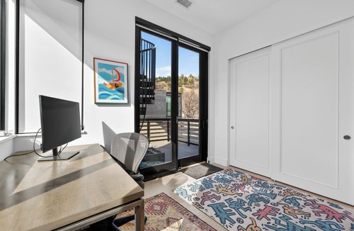 Lower Arapahoe House | Private Luxury 4-bedroom house on Pearl St