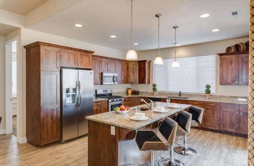 Santa Clara House | PVZ 1| Close to Pools *Private BBQ* EV charger!