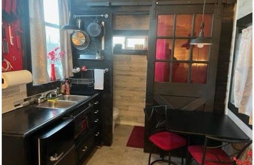 Price House | Quaint 1-bedroom tiny home with heating and AC near charming Helper