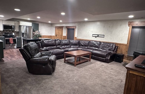 Spanish Fork House | Quiet Country Home ! Close to Skiing resorts, shopping and more