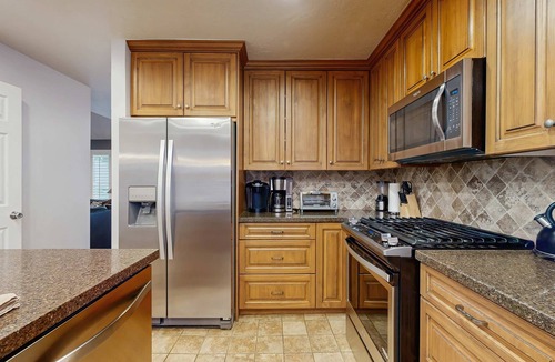 Cottonwood Heights Condo | Quiet & spacious townhome with a private hot tub & great views - close to skiing