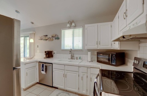 Columbine Valley House | Ranch with Walkout basement- Extended Stay in Littleton