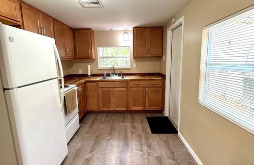 Old Homosassa House | Red Maple Cottage - Peaceful 2BR 1BA Near the Water – Boat & Trailer Friendly!