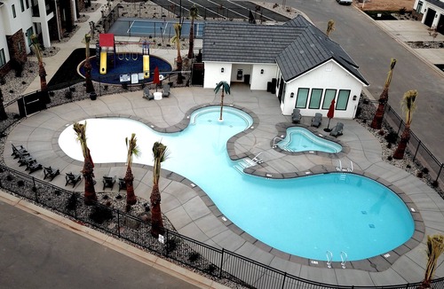 Washington Fields Condo | ⛏️ Red Rock ⛏️ Adventurous Desert Experience | POOL IS OPEN!