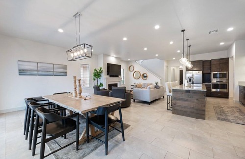 Santa Clara House | Red Rock Views | 3 Primary Suites | Right by Pool + Clubhouse | Arcadia #25
