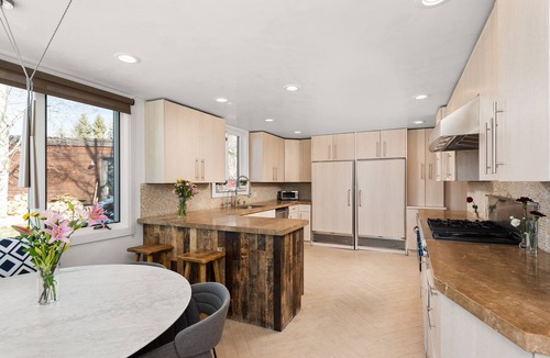 Starwood House | Relax and Unwind at the Stunning Aspen Oasis with 180’ views