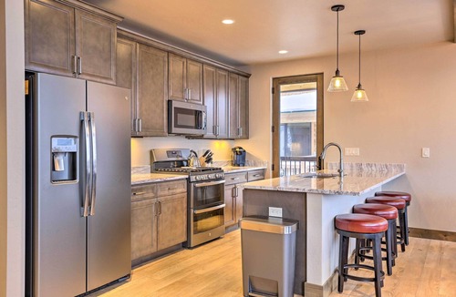 Wildernest Apartment | Relax Fireside: Silverthorne Home 11 Mi to Skiing!