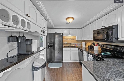 Villa Segunda House | Relaxing Coastal Retreat just steps from the Beach!