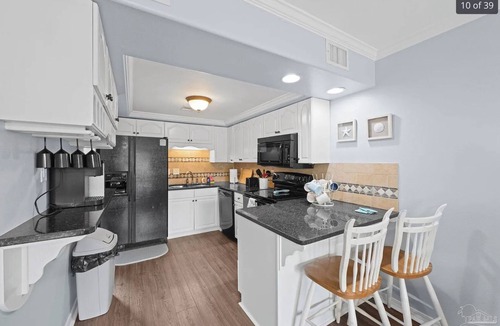 Villa Segunda House | Relaxing Coastal Retreat just steps from the Beach!