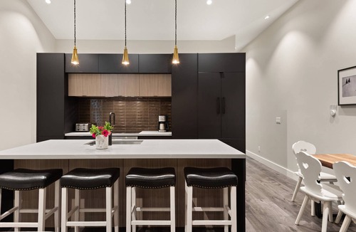 Aspen Condo | Remodeled Aspen Gem! 1 Block to Aspen Mtn, Balcony with Views, W/D, Parking & Walk to Town