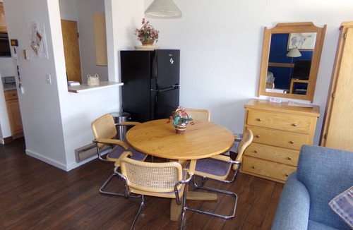 Lakeside Village Condo | Remodeled Gem On the Free Shuttle Route Walkable to Restaurants and Shops