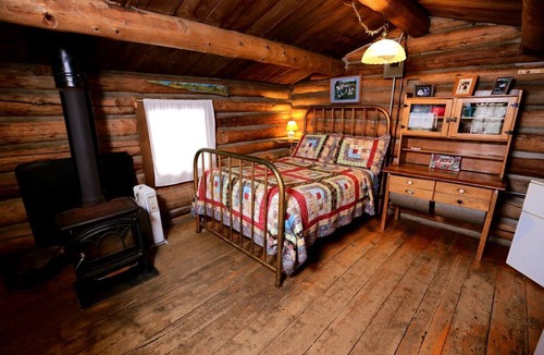 Clark Cabin | Remote Cabin Rental near Pearl Lake in Mountains of Clark, Colorado