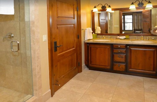 Highlands Townhomes Resort | Residences@Park Hyatt! 2/2 with FULL Kitchen! Top Rated Spa! Pool & Hot Tubs!