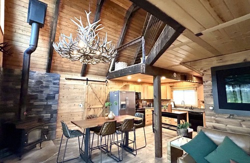 Meadow View Heights Cabin | Rim Overlook Cabin Retreat!