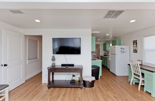 Grand Junction Cottage | River City Hideaway Pets Downtown Desk