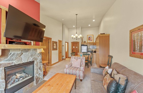 River Run Condo | River Run Condo w/Mountain Views from Private Balcony & Close to Gondola!
