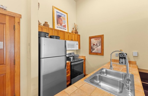 River Run Condo | River Run Condo w/Mountain Views from Private Balcony & Close to Gondola!