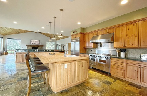 Glenwood Springs House | Riverfront Escape, 5 mi to Hot Springs, Central A/C, MediaRoom, HotTub,MtnViews!