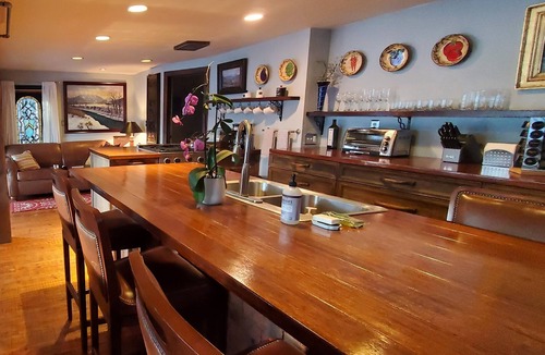 Glenwood Springs Cabin | Riverfront, Indoor, Outdoor Jacuzzi, Warm and Cozy. You're gonna love it!