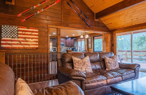 Blue River Cabin | Riverside Cabin Close to Hiking, Skiing, & More