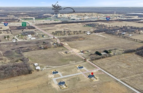 Thackerville House | Royal Flush Villa - King Bed near WinStar
