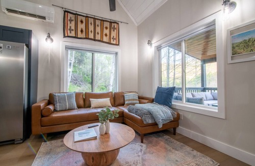 Sylva House | Ruby Ridge - Amazing views, Close to Town, Pet Friendly