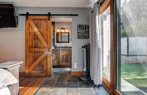 Estes Park House | Rustic Dream Cabin - Premier Home with hot tub & fire pit!