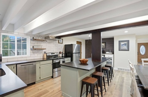 Cottonwood Heights House | Saddle House w/Saloon| Hot Tub | Fireplace | Ski House